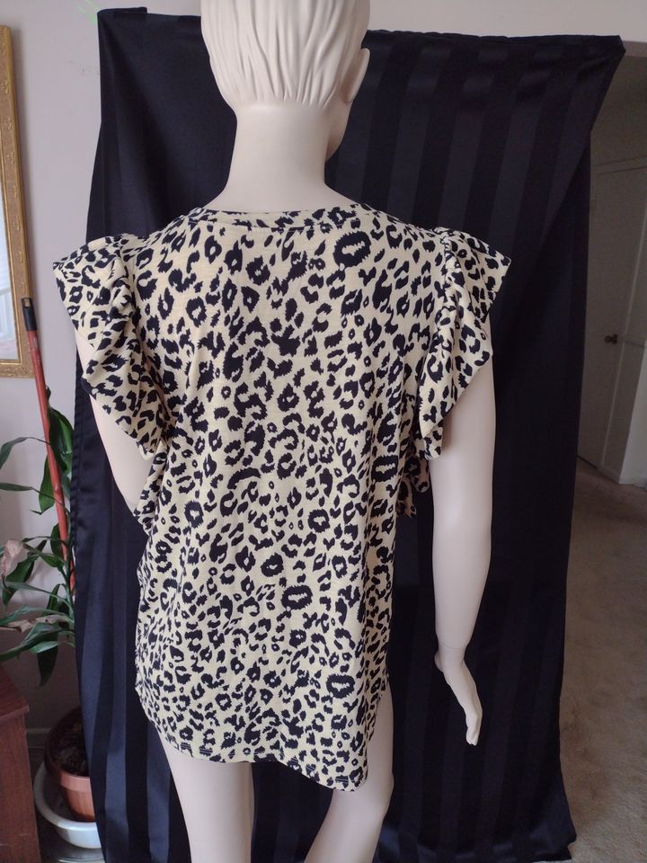 Women's Leopard Print Ruffle Sleeve Top Size L