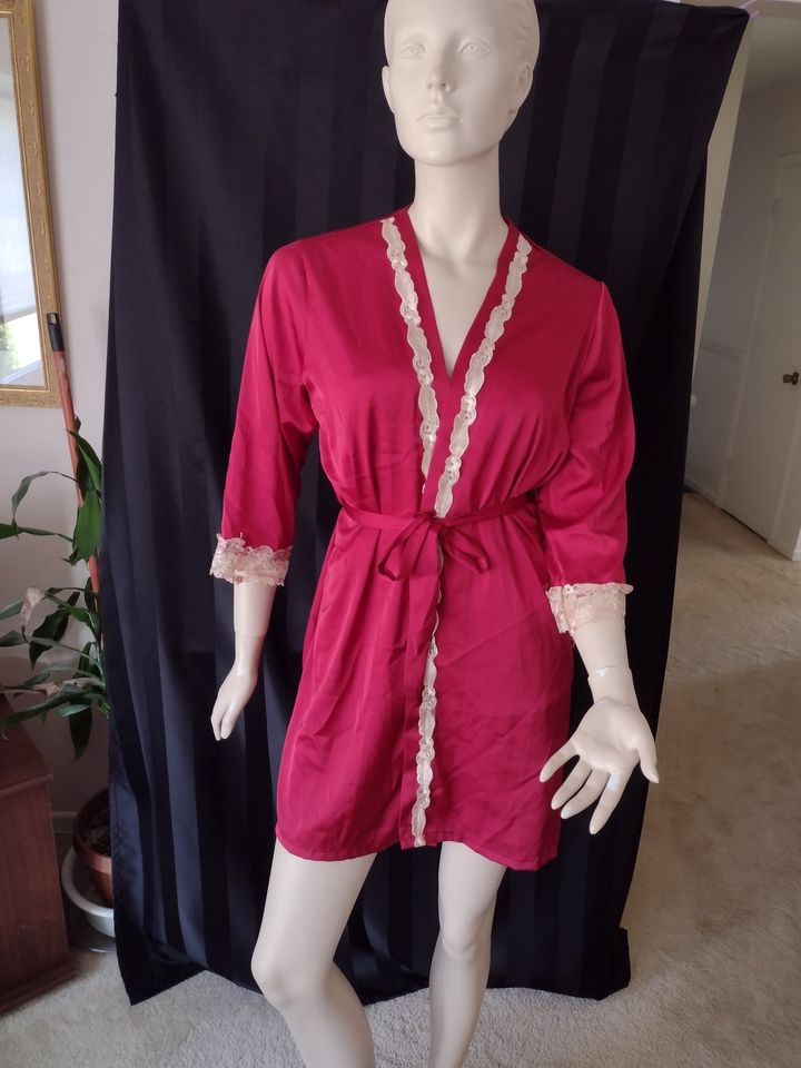 4Pcs. Sleepwear Set~Teddy, Pajama Shorts & Top, and Robe Size M