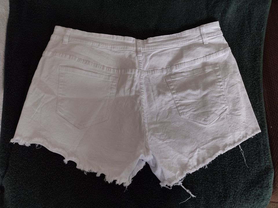 Women's Distressed Short White Denim Shorts Size 1X