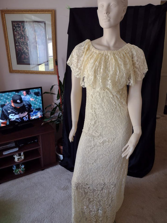 Wedding Dress Floral Lace with Train Yellow Size S