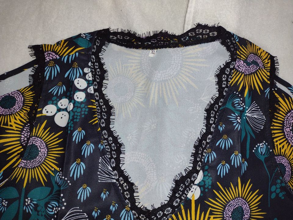 Women's Floral V Neck Tank Top with Lace Size XL (43"Chest)