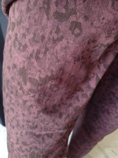 Gloria Vanderbilt Jeans Port Wine Distressed Leopard Size 6