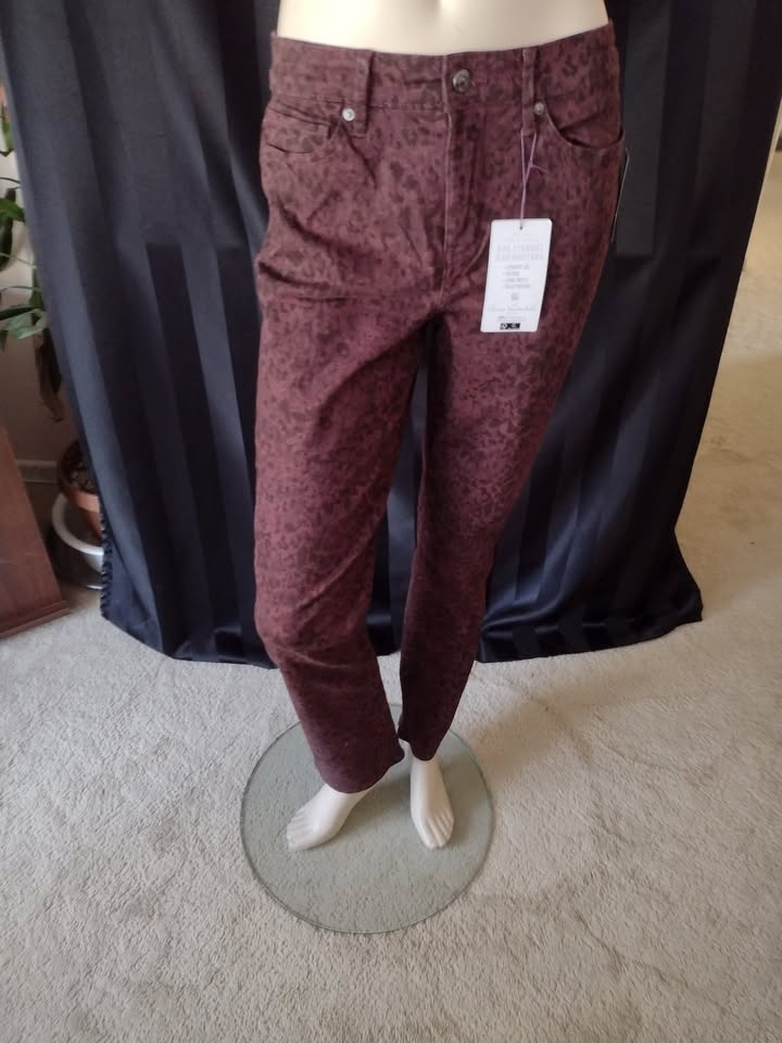Gloria Vanderbilt Jeans Port Wine Distressed Leopard Size 6