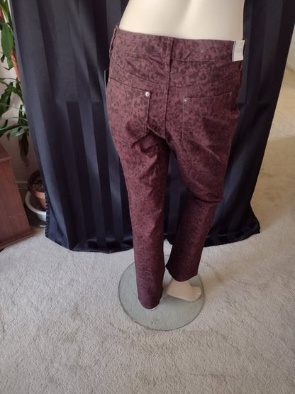 Gloria Vanderbilt Jeans Port Wine Distressed Leopard Size 6