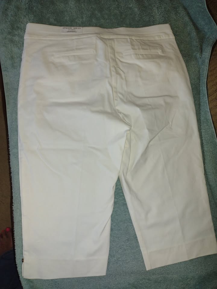 Women's Slim Leg Capris Chico's Size 14
