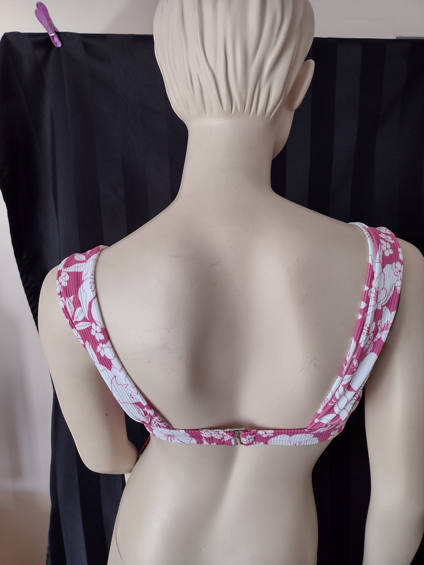 Xhilaration Juniors' Bikini Tops Pink & White Floral Sizes XS (00), M (4-6), XL (12-14)