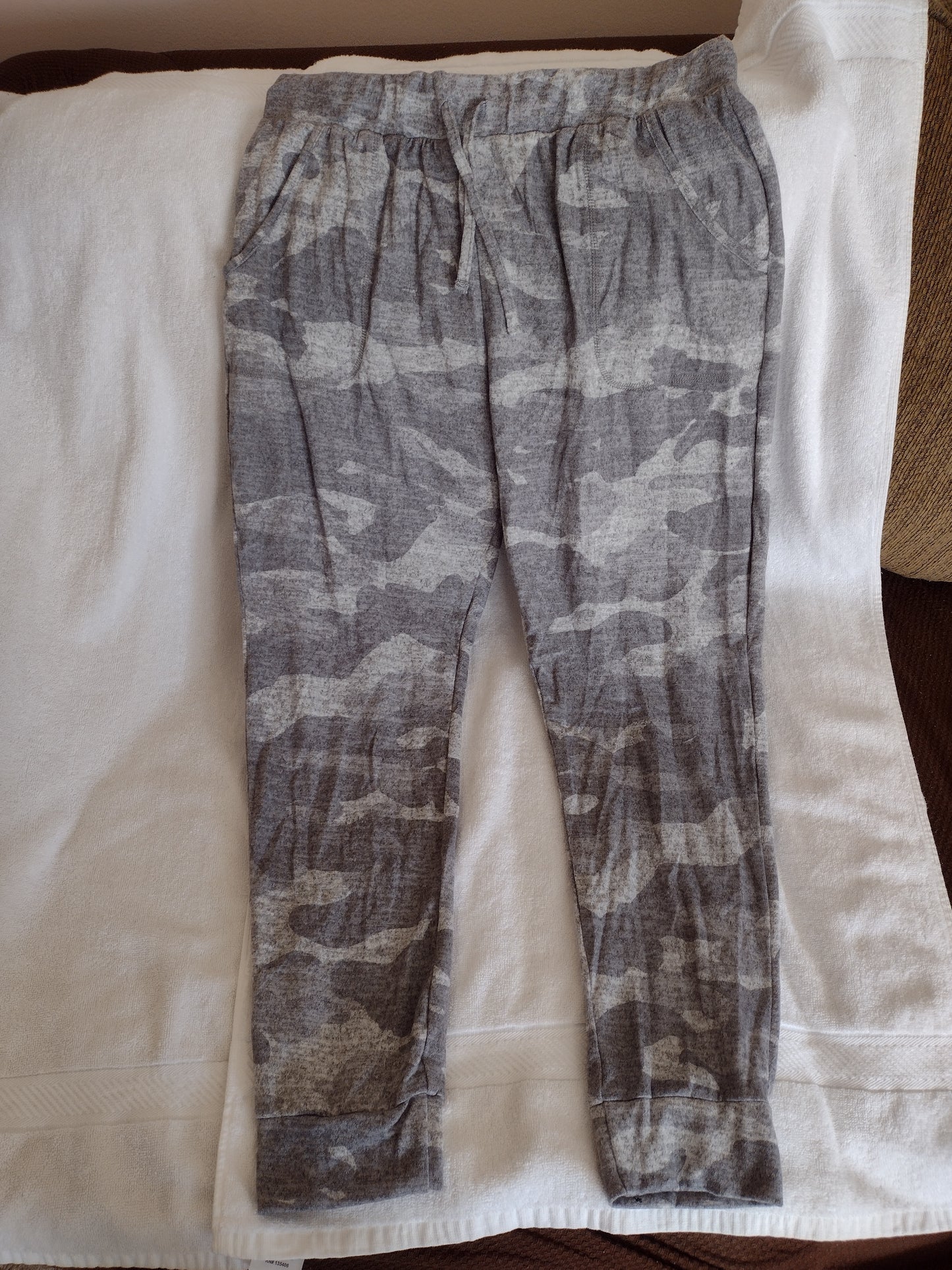 High Waisted Leggings by A New Day Size XL Gray White Patterned