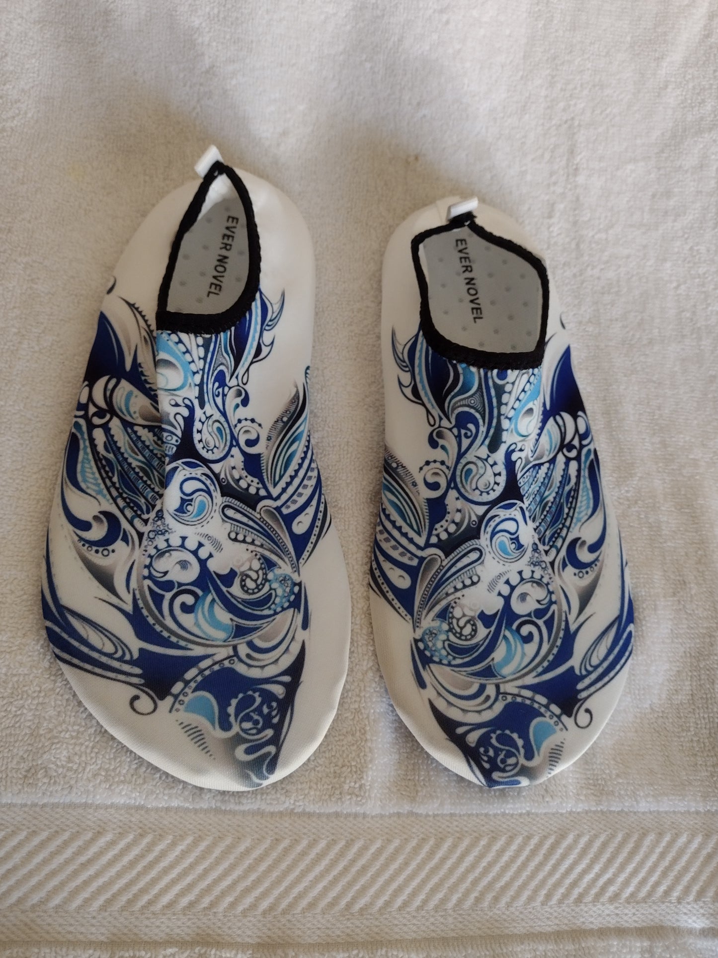 Women's Water Shoes by Ever Novel Size 43/11US Blue & White Patterned