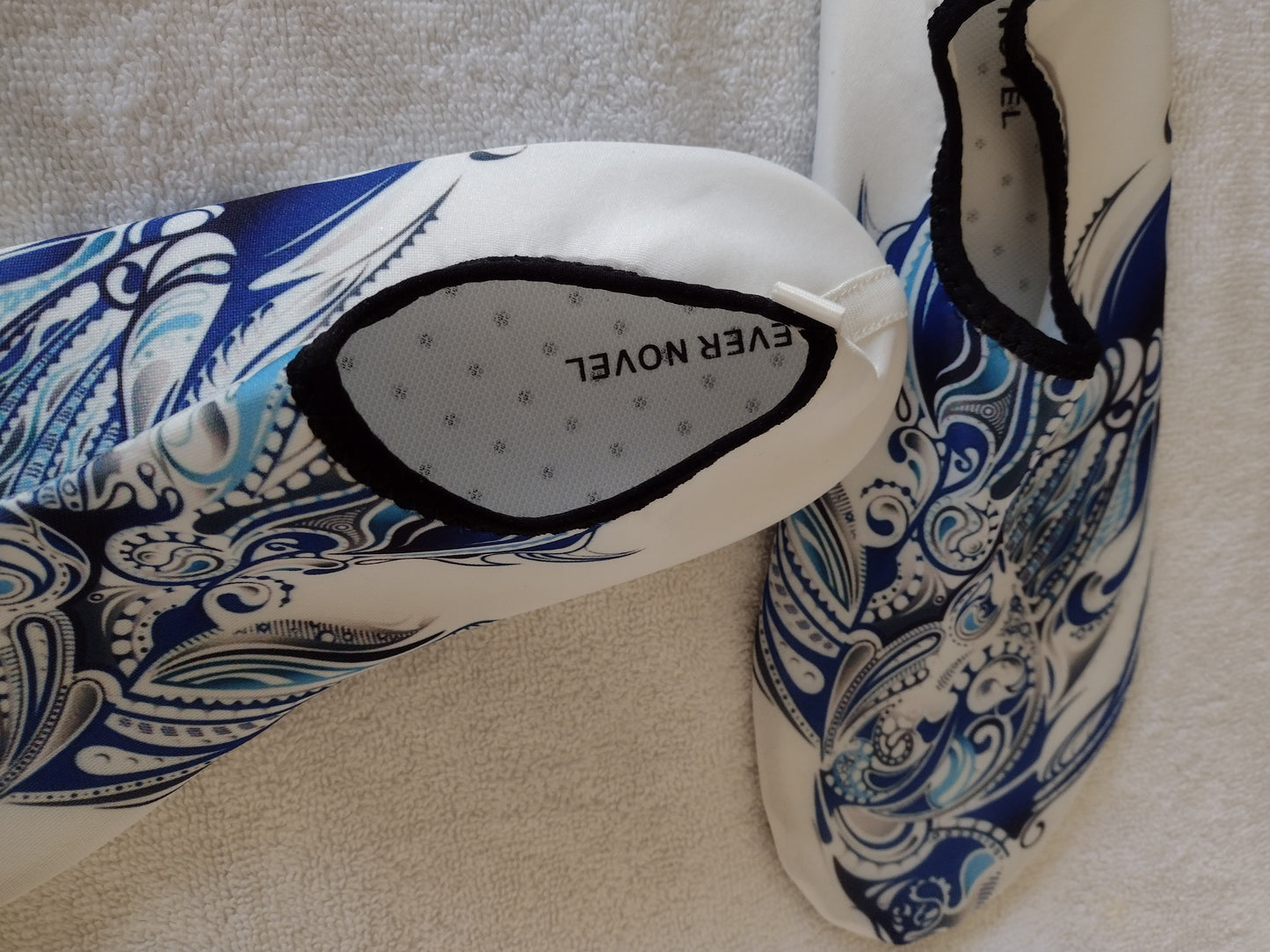 Women's Water Shoes by Ever Novel Size 43/11US Blue & White Patterned