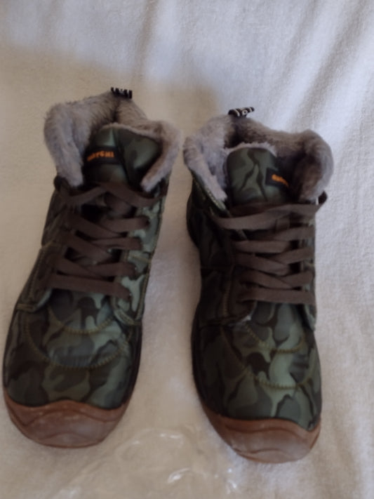 Men's Fur Lined Camo Ankle Hiking Boots by Quatchi Size 46/12US