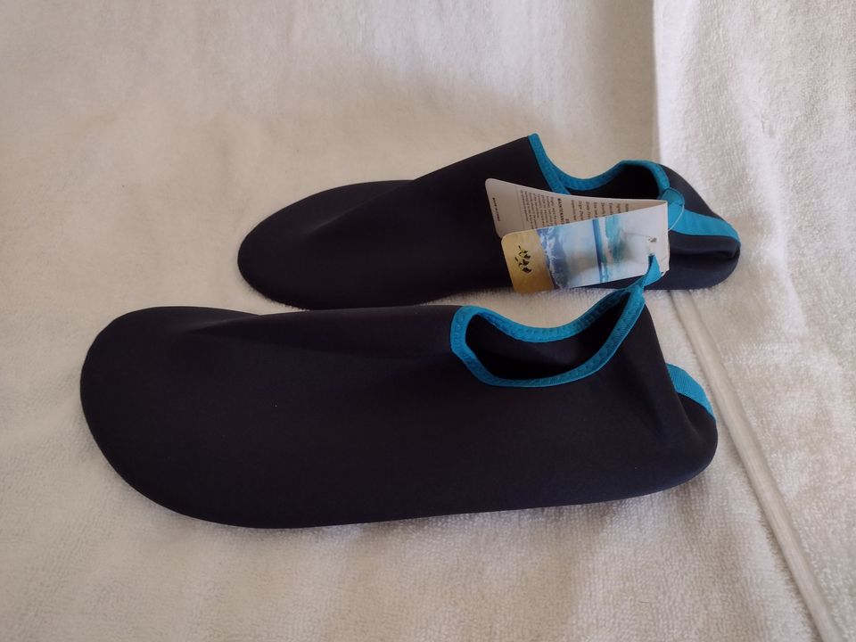 Unisex Beach/Sport/Leisure Shoes by Quimaoo  Blue  Size 9.5 Men/11 Women