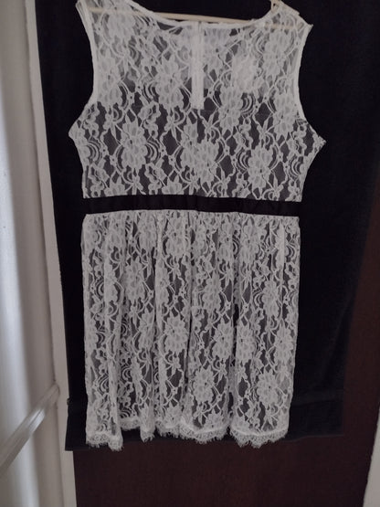 Sleeveless Lace & Satin Dress  by Meaneor Size XL