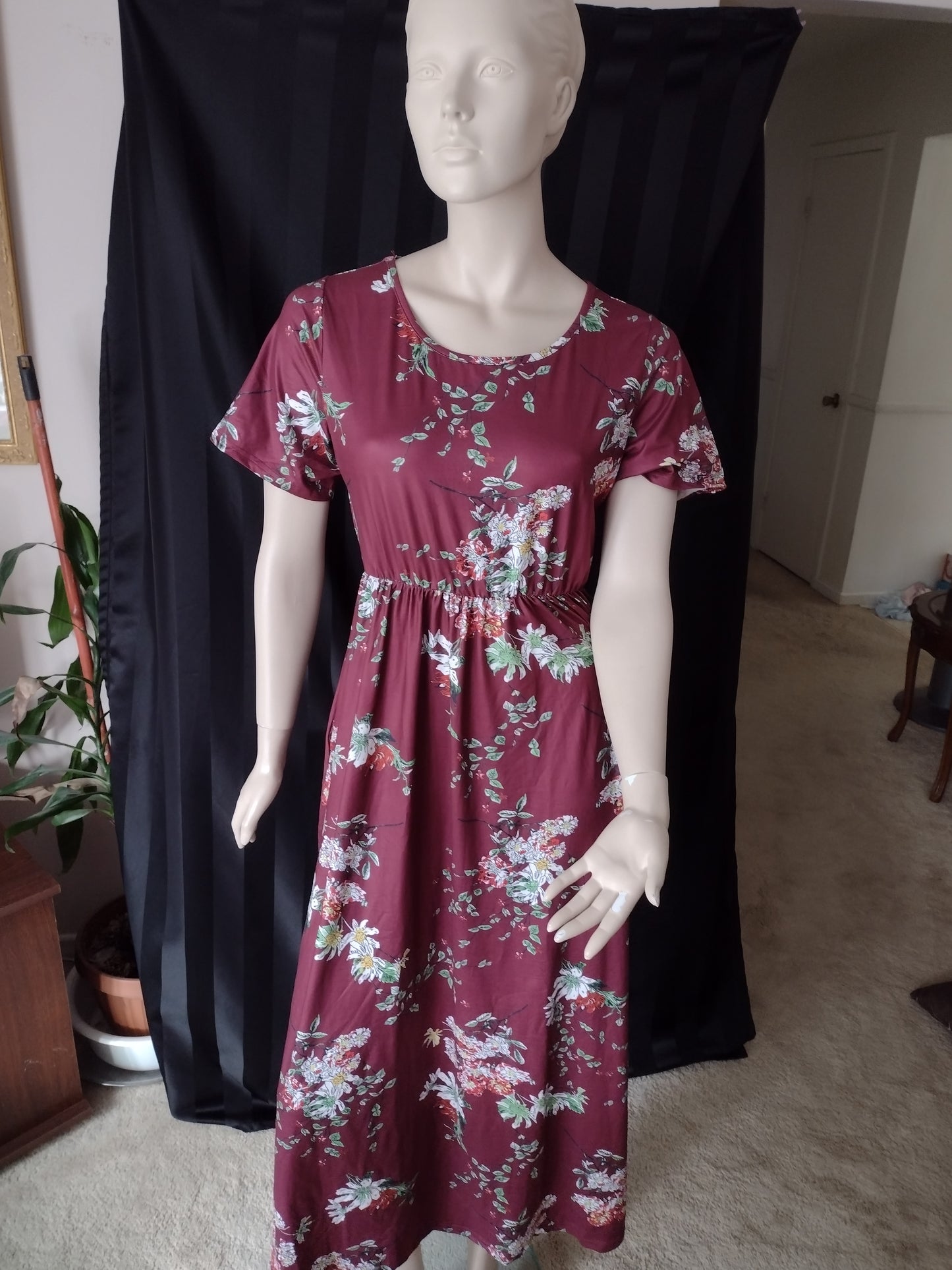 Women's Burgundy Floral Maxi Dress Size M (8)