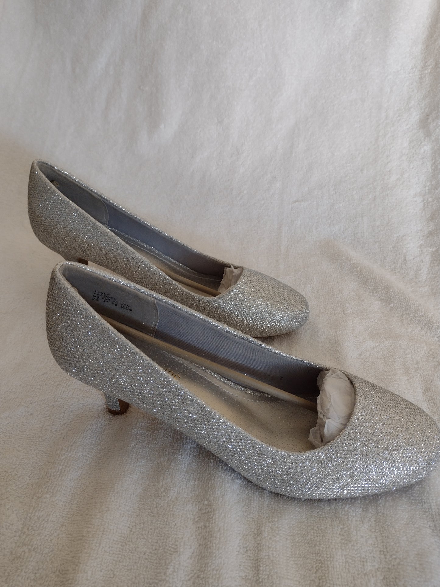 Women's Dream Pairs  LUVLY Wedding/Party Shoes Silver Glitter Size 9.5US