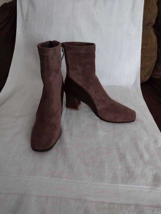 Women's Square Toe Chelsea Ankle Boots Size 42/10US Brown