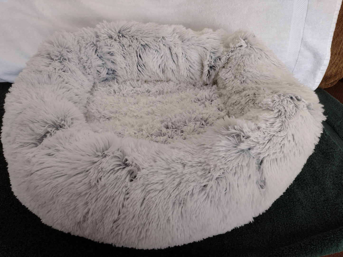 Cat Faux Fur Bed 24" Round