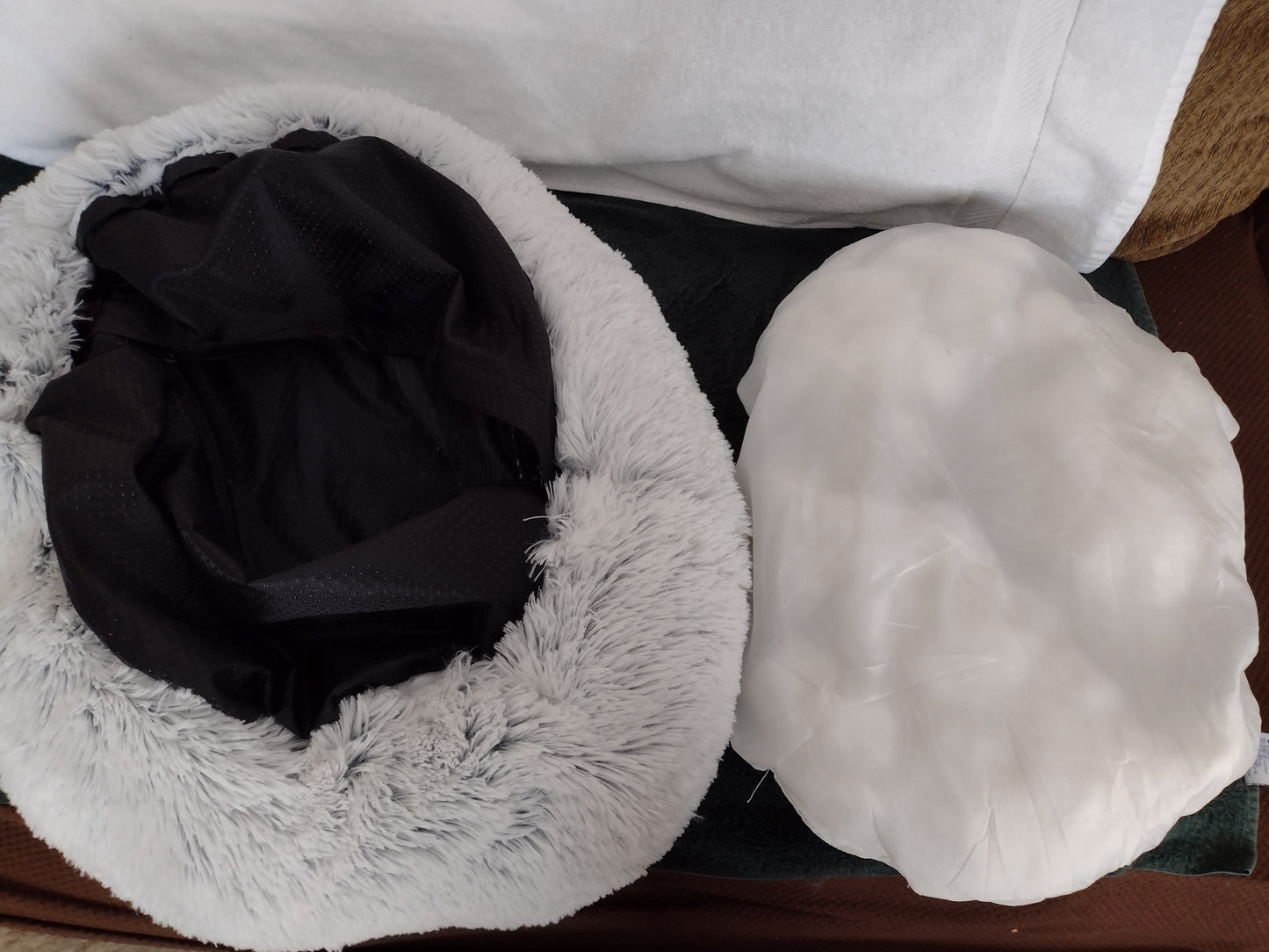 Cat Faux Fur Bed 24" Round