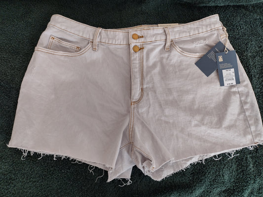 Women's Vintage Midi Jean Shorts Minimal Distress & Unfinished Hem White Size 16