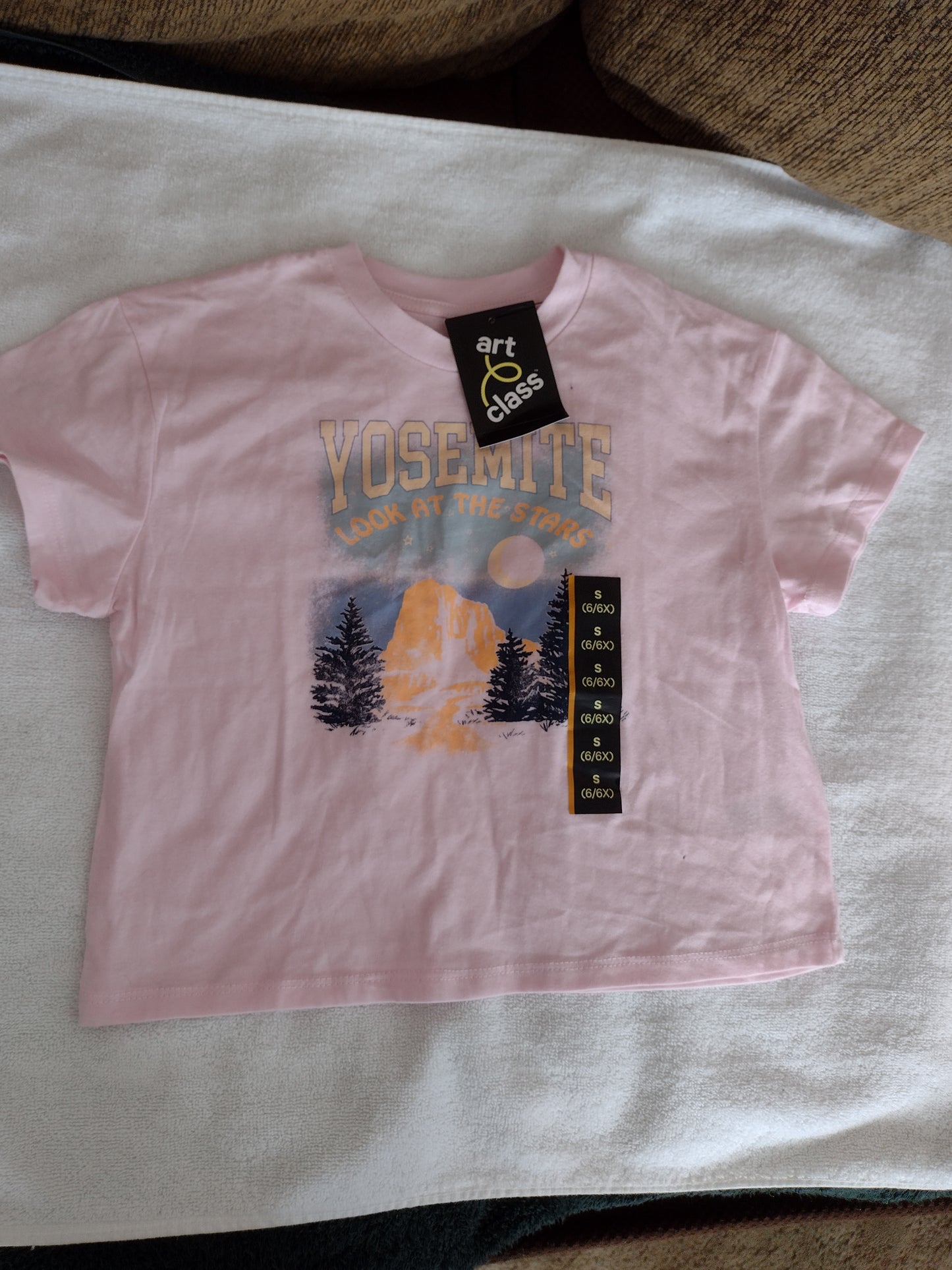 Girl's Graphic T-Shirt by Art Class "Yosemite, Look At The Stars" Pink Size S (6/6X)