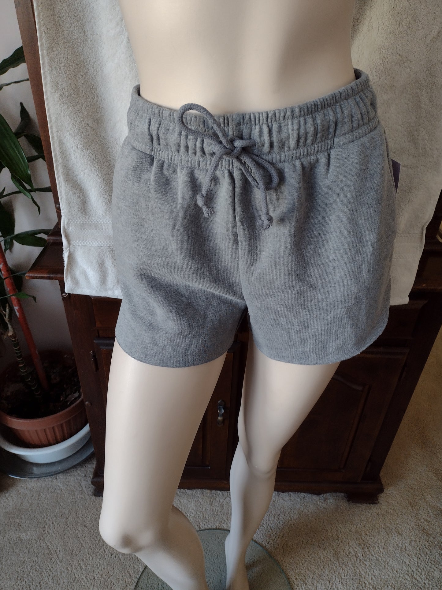 Women's Pull-On Shorts with Unfinished Hem Gray Size S