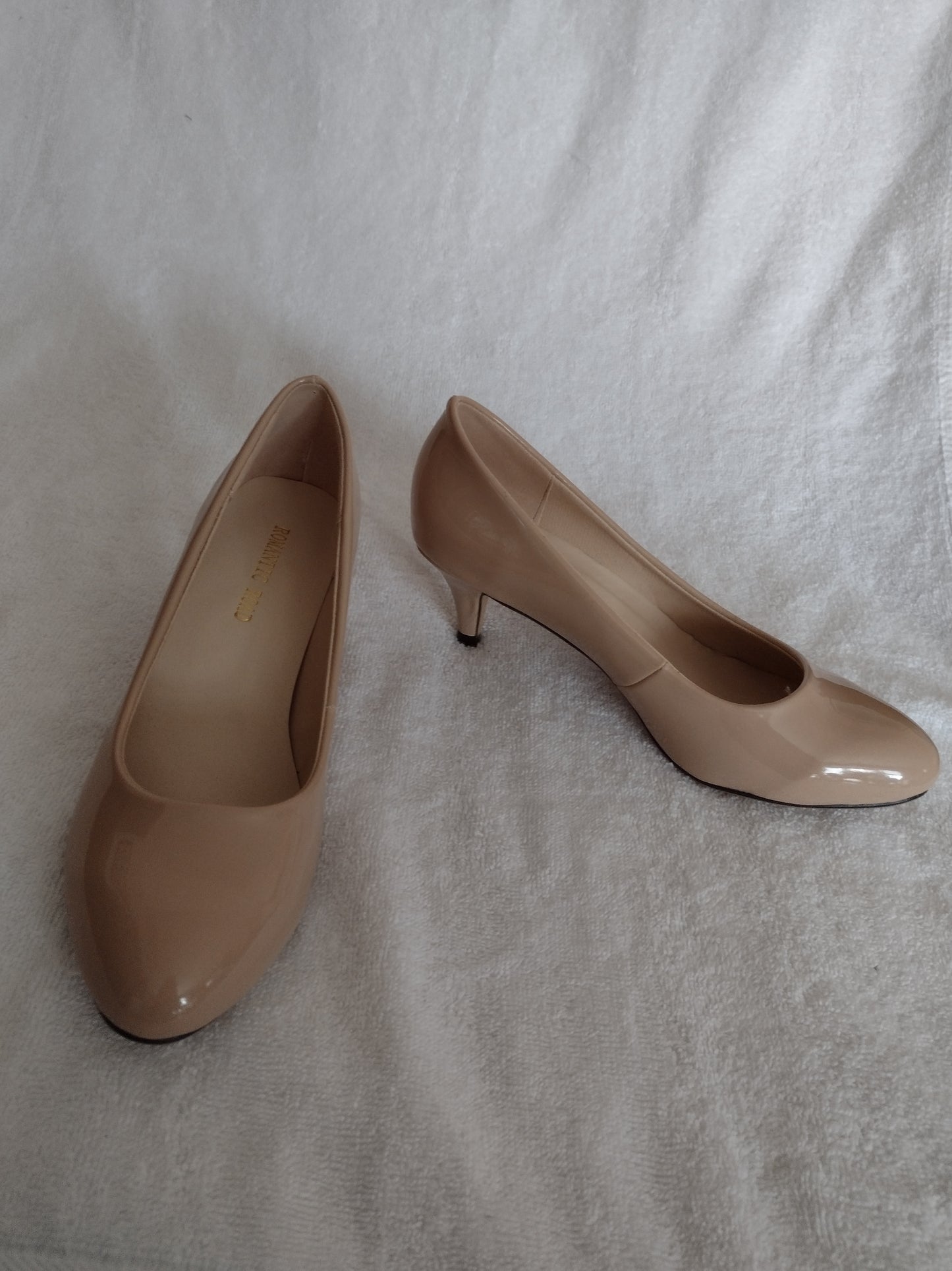 Simple Party Dress Pumps by Romantic Road Style 332 Nude Size 7