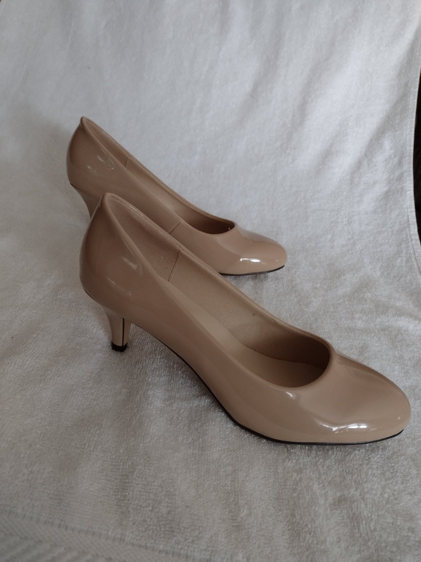 Simple Party Dress Pumps by Romantic Road Style 332 Nude Size 7