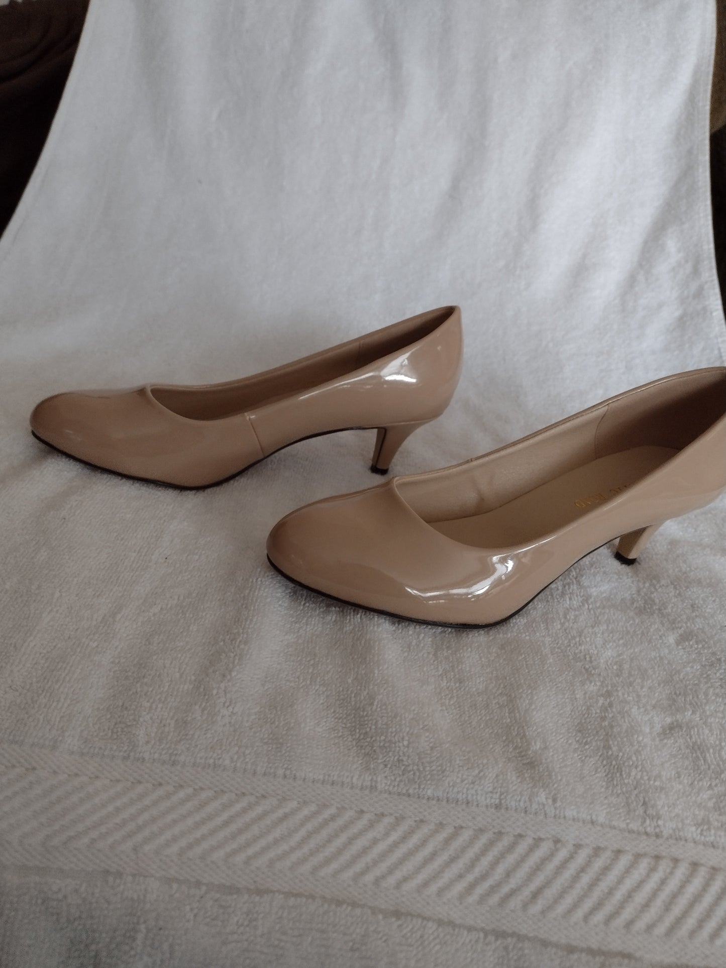 Simple Party Dress Pumps by Romantic Road Style 332 Nude Size 7